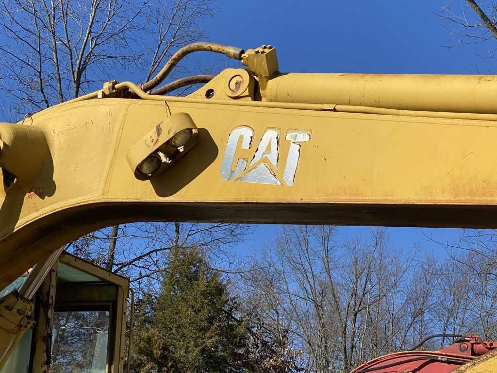 Caterpillar 235 Excavator