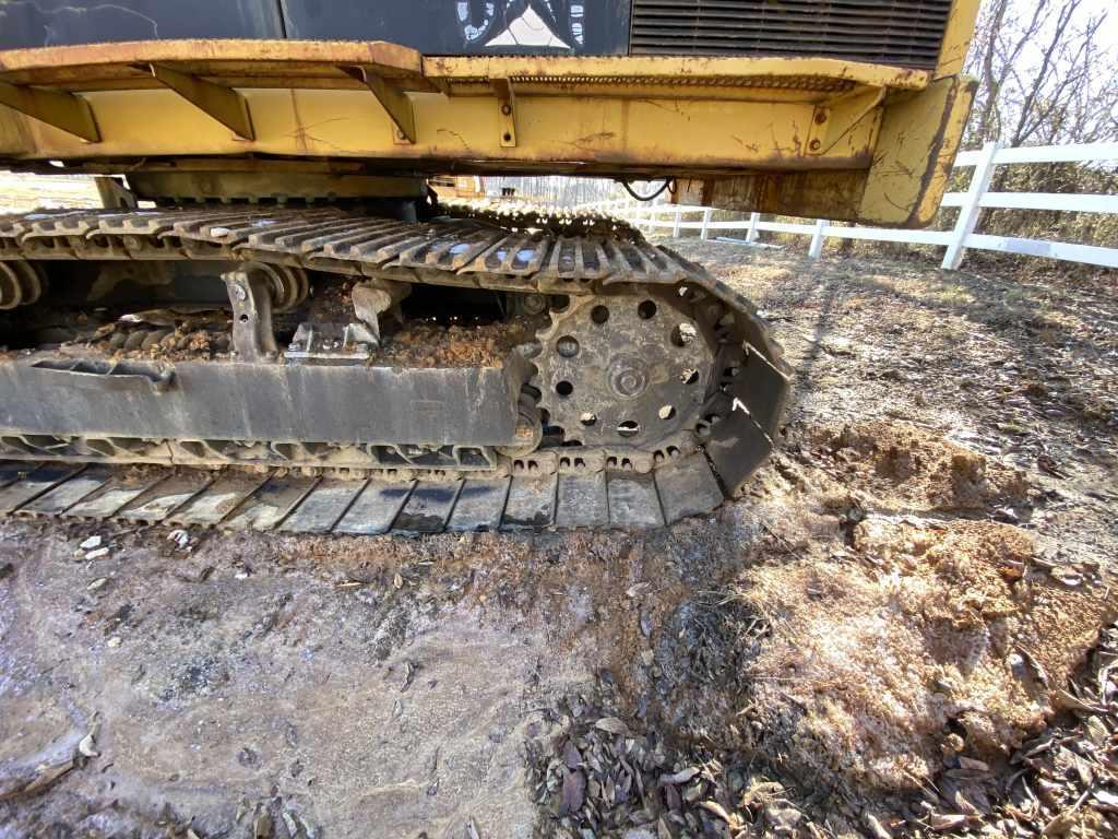 Caterpillar 235 Excavator