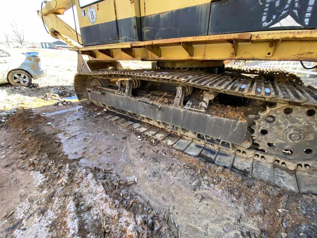 Caterpillar 235 Excavator