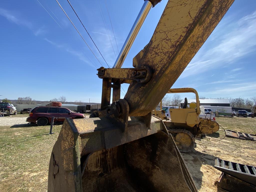 Caterpillar 235 Excavator