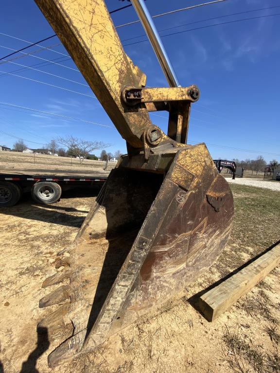Caterpillar 235 Excavator