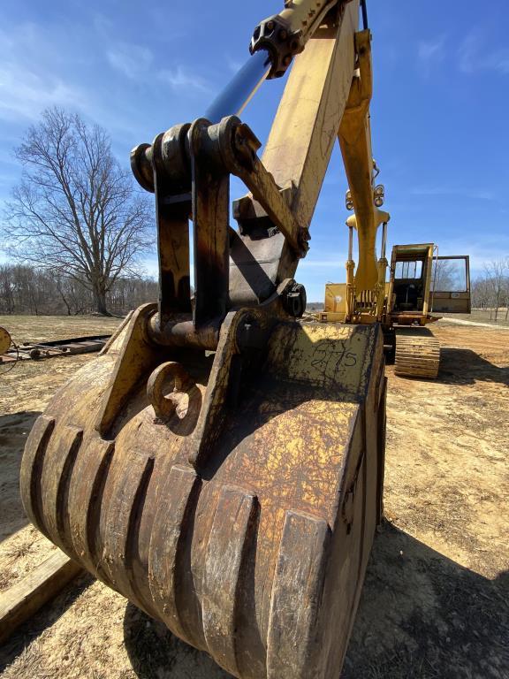 Caterpillar 235 Excavator