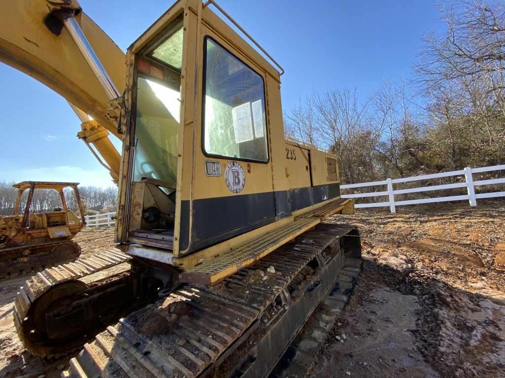 Caterpillar 235 Excavator