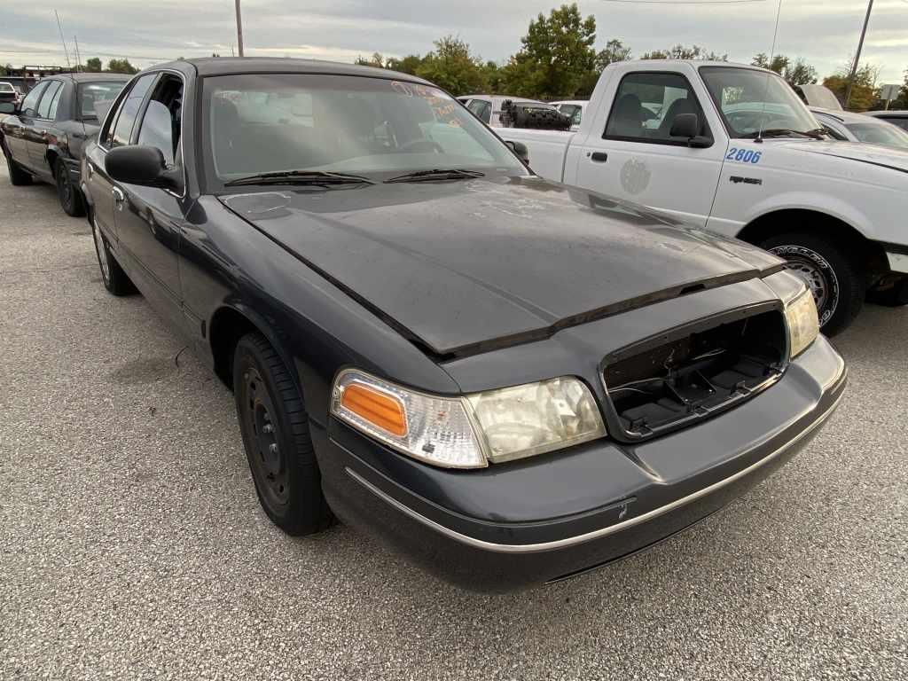2005  Ford  Crown Vic, Color- GRAY ,  Unit# 1842