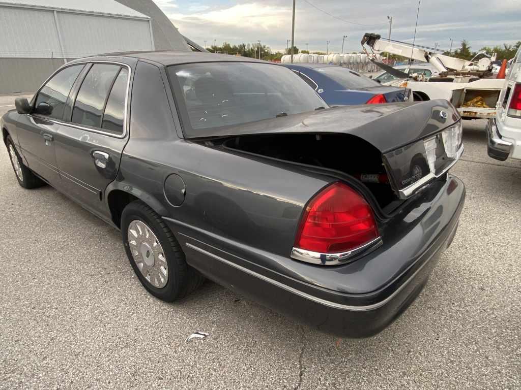 2005  Ford  Crown Vic, Color- GRAY ,  Unit# 1842