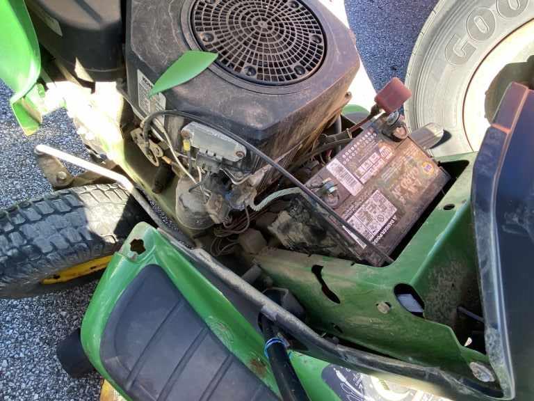 John Deere Riding Lawn Mower