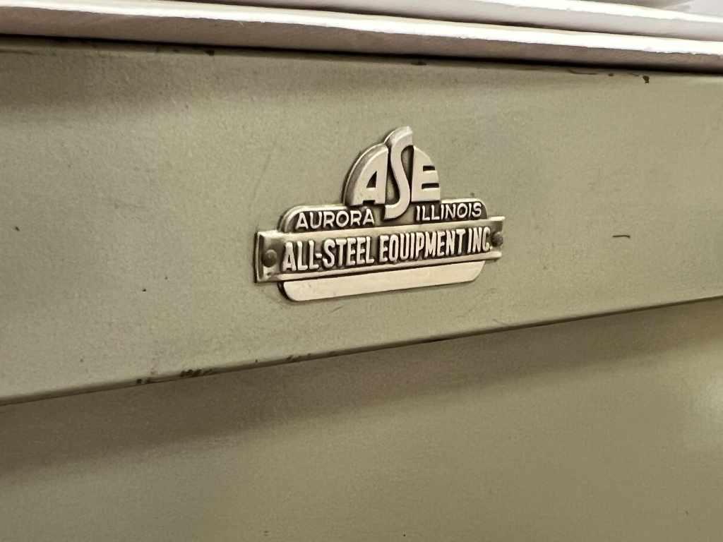 2 Metal 4 Drawer File Cabinets