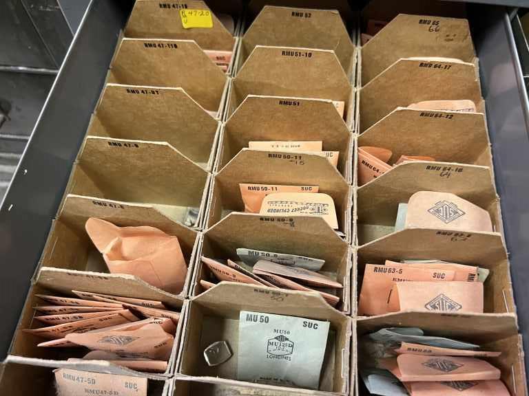27 Drawer SUC Watch Crystal Cabinet with Crystals