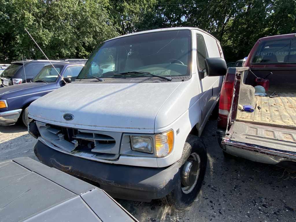 1999 Ford E250 Tow# 90656