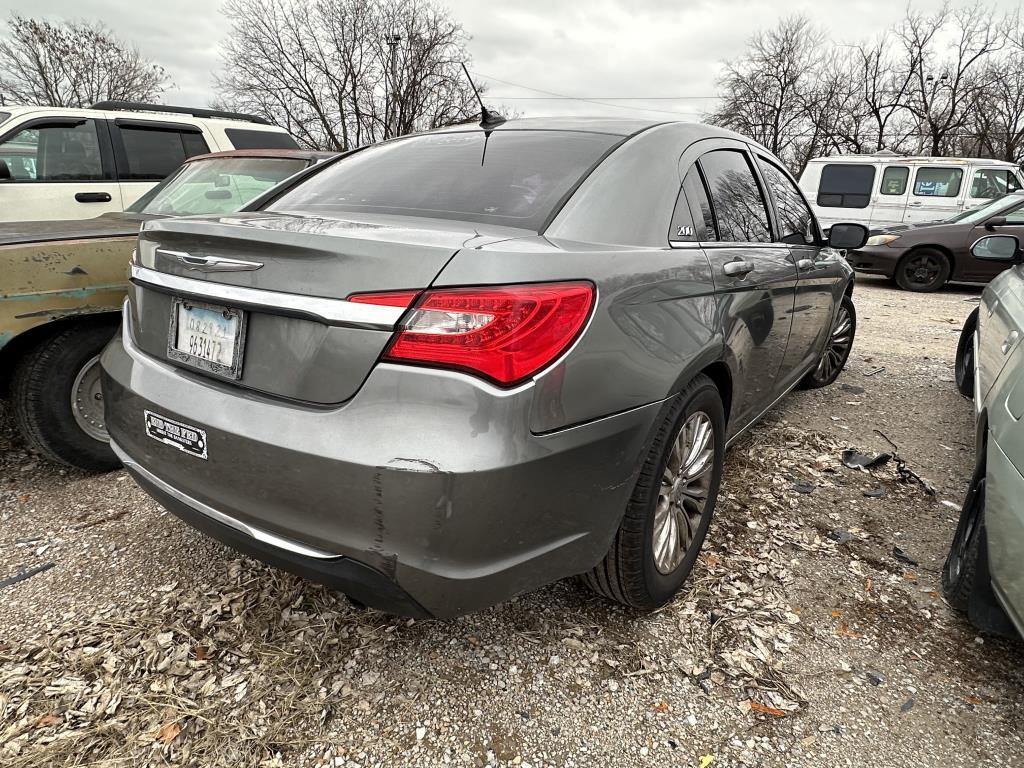 2012 Chrysler 200 Tow# 5455