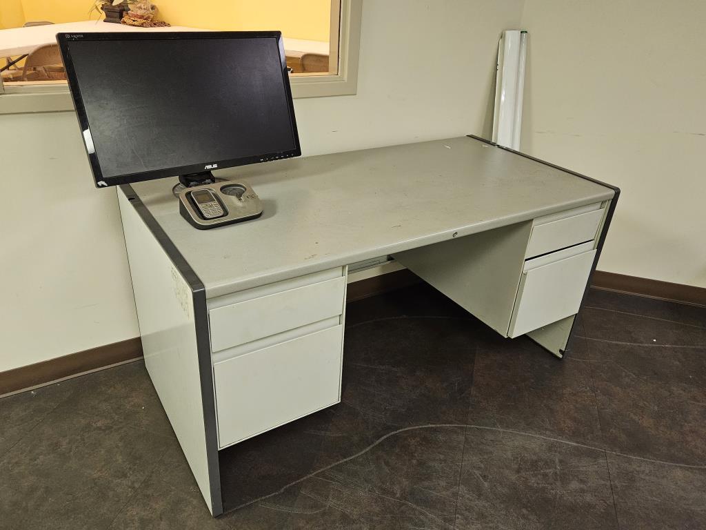 Desk 5ft - No Electronics