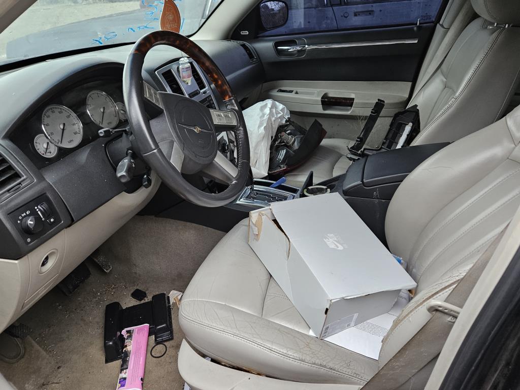 2006 Chrysler 300C Tow# 1825