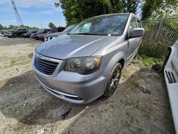 2014 Chrysler Town and Country Tow# 13984