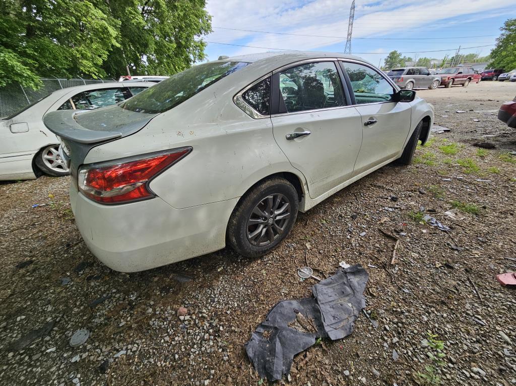 2015 Nissan Altima Tow# 14078