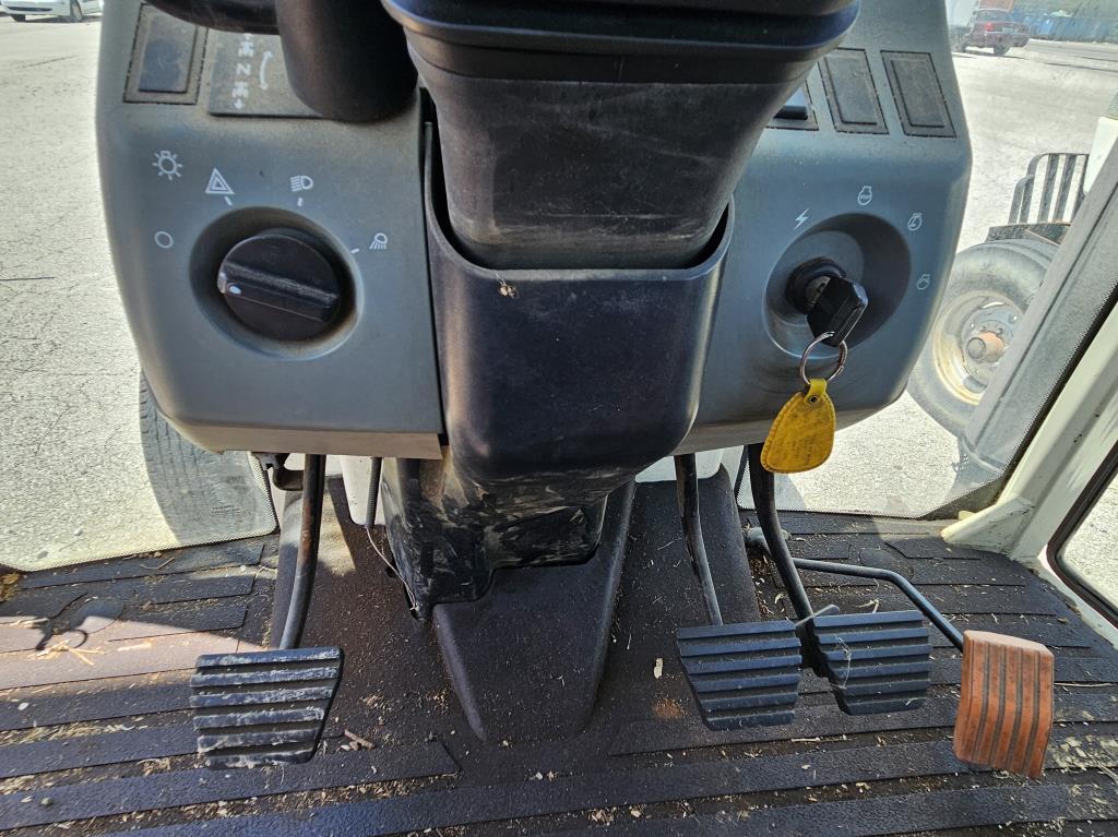 2001 CASE CX70 Perkins Diesel Unit# 3392