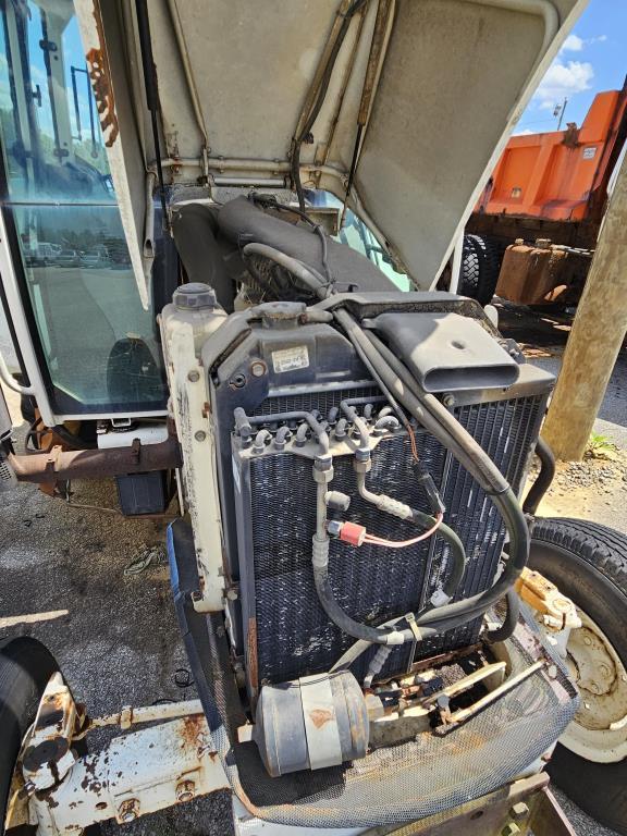 2001 CASE CX70 Perkins Diesel Unit# 3392