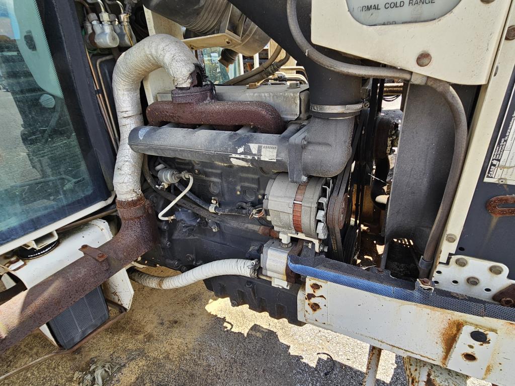 2001 CASE CX70 Perkins Diesel Unit# 3392