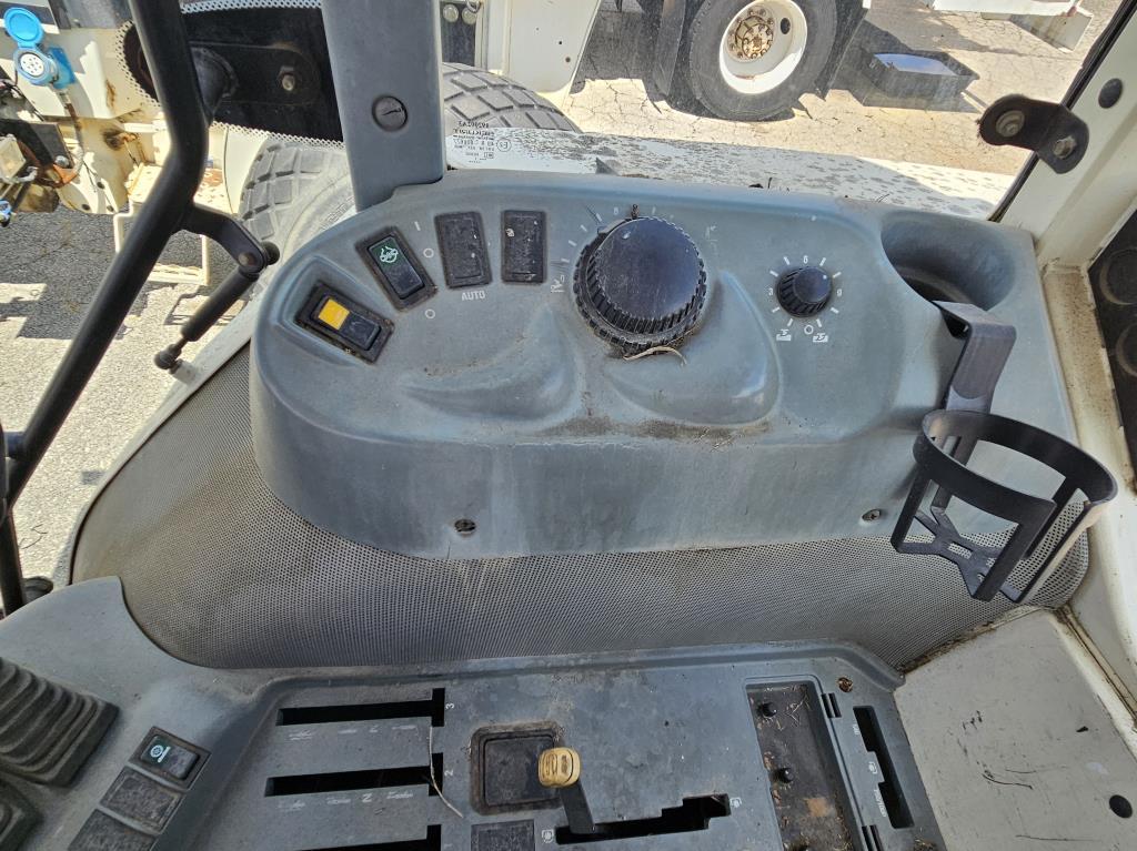 2001 CASE CX70 Perkins Diesel Unit# 3392