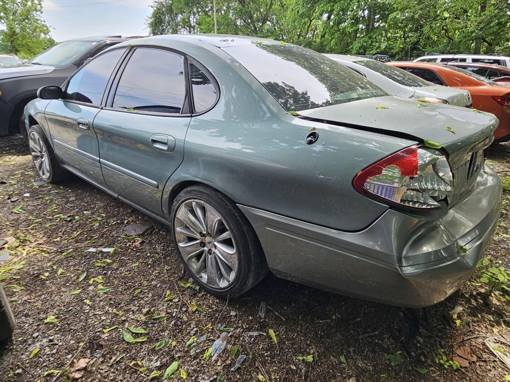 2007 Ford Taurus Tow# 21105