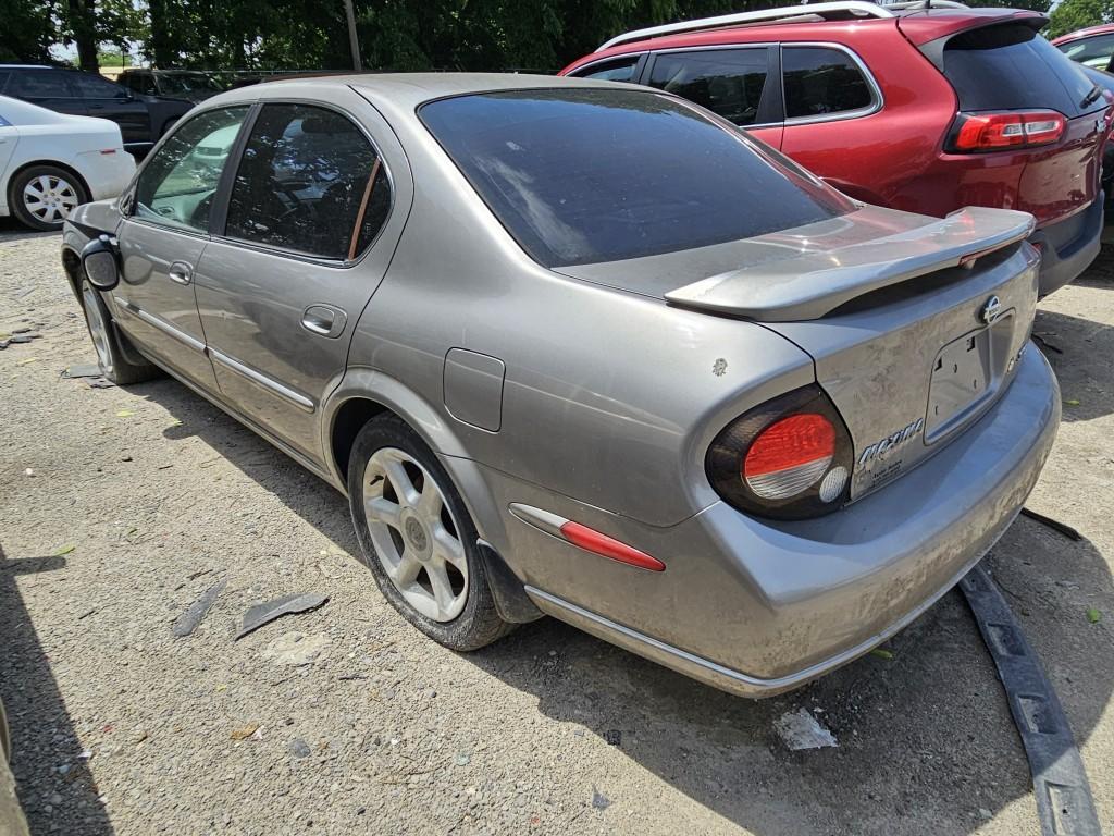 2000 Nissan Maxima Tow# 21400