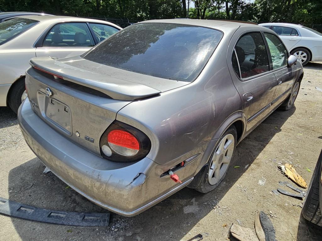 2000 Nissan Maxima Tow# 21400