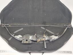Camo compound bow with arrows and soft case