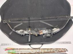 Camo compound bow with arrows and soft case