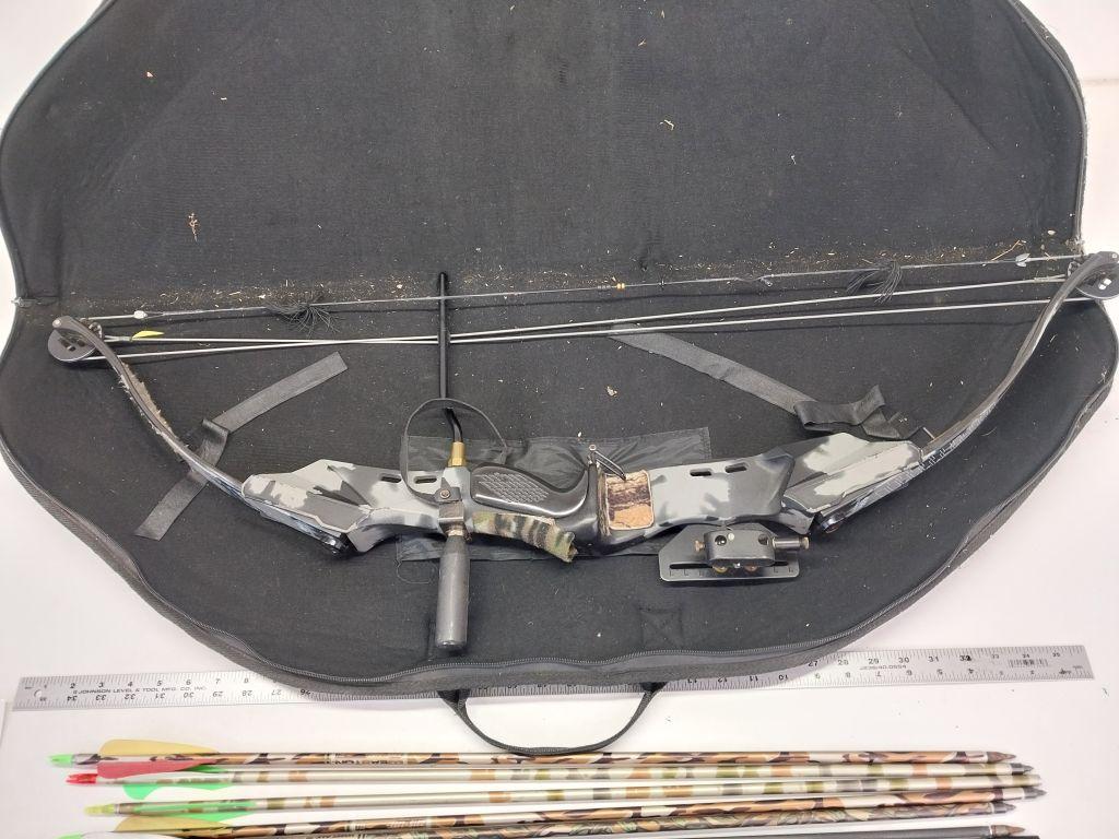 Camo compound bow with arrows and soft case