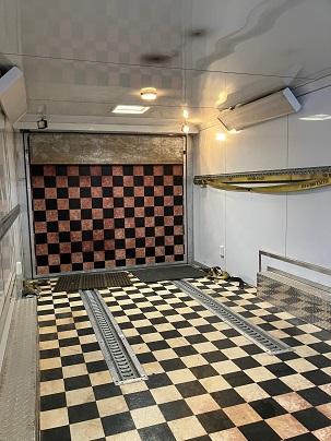 2004 Enclosed car hauler