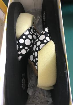 WOMENS DAISY SIZE 10 SHOES
