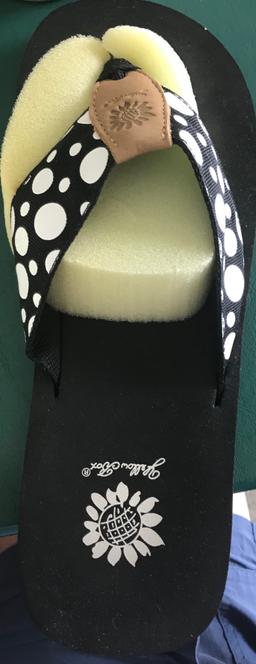 WOMENS DAISY SIZE 10 SHOES