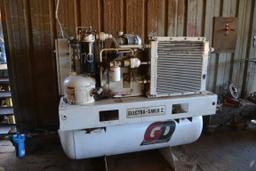 GARDNER DENVER 25HP SCREW TYPE AIR COMPRESSOR
