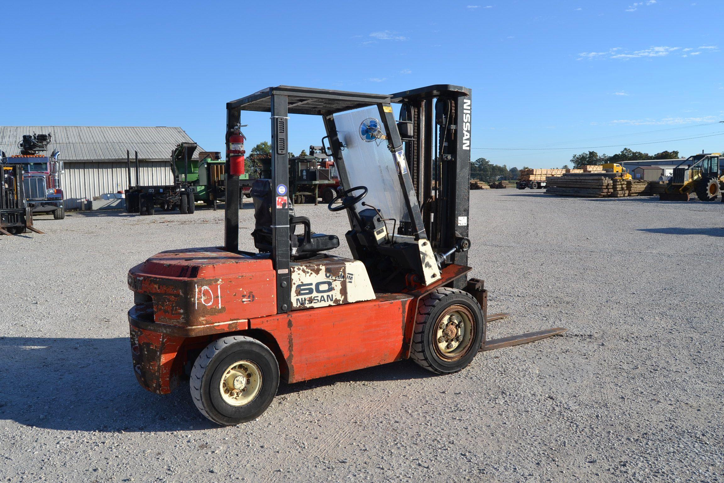 NISSAN MODEL 60 FORKLIFT