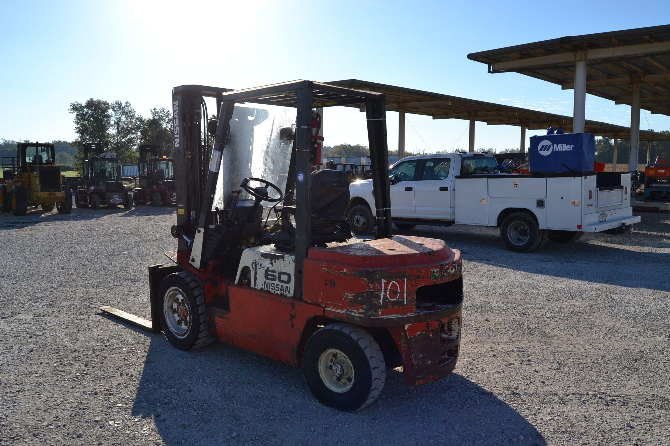 NISSAN MODEL 60 FORKLIFT
