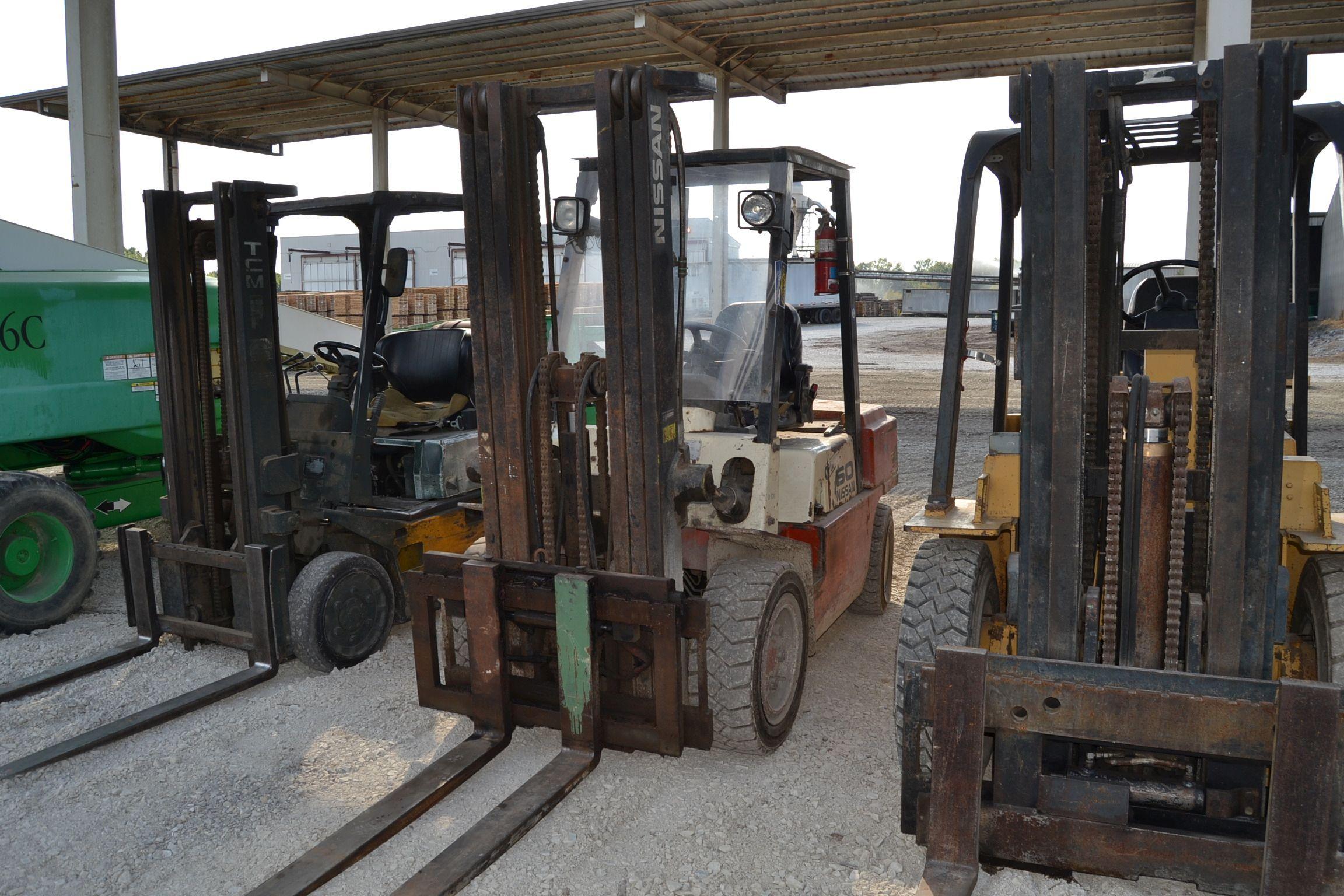 NISSAN MODEL 60 FORKLIFT