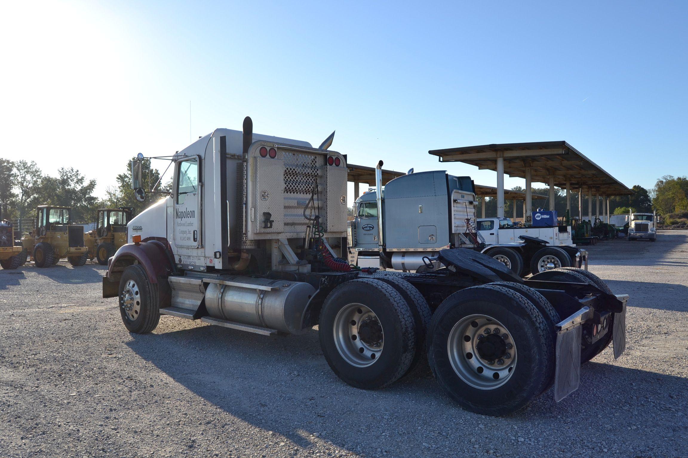 2006 KENWORTH DAY CAB ROAD TRACTOR