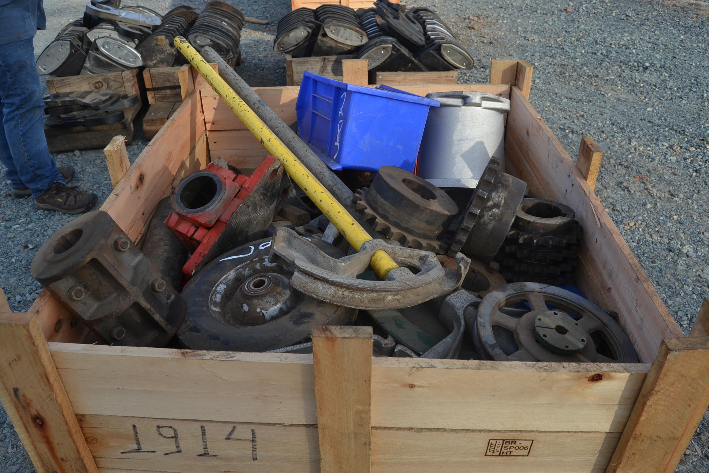 PALLET OF SPROCKETS & BUSHINGS & MISC PARTS