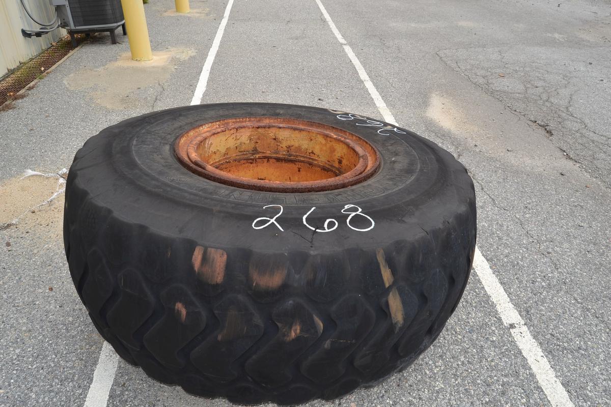23.5R 25 TIRE ON CAT WHEEL FOR FRONT END LOADER