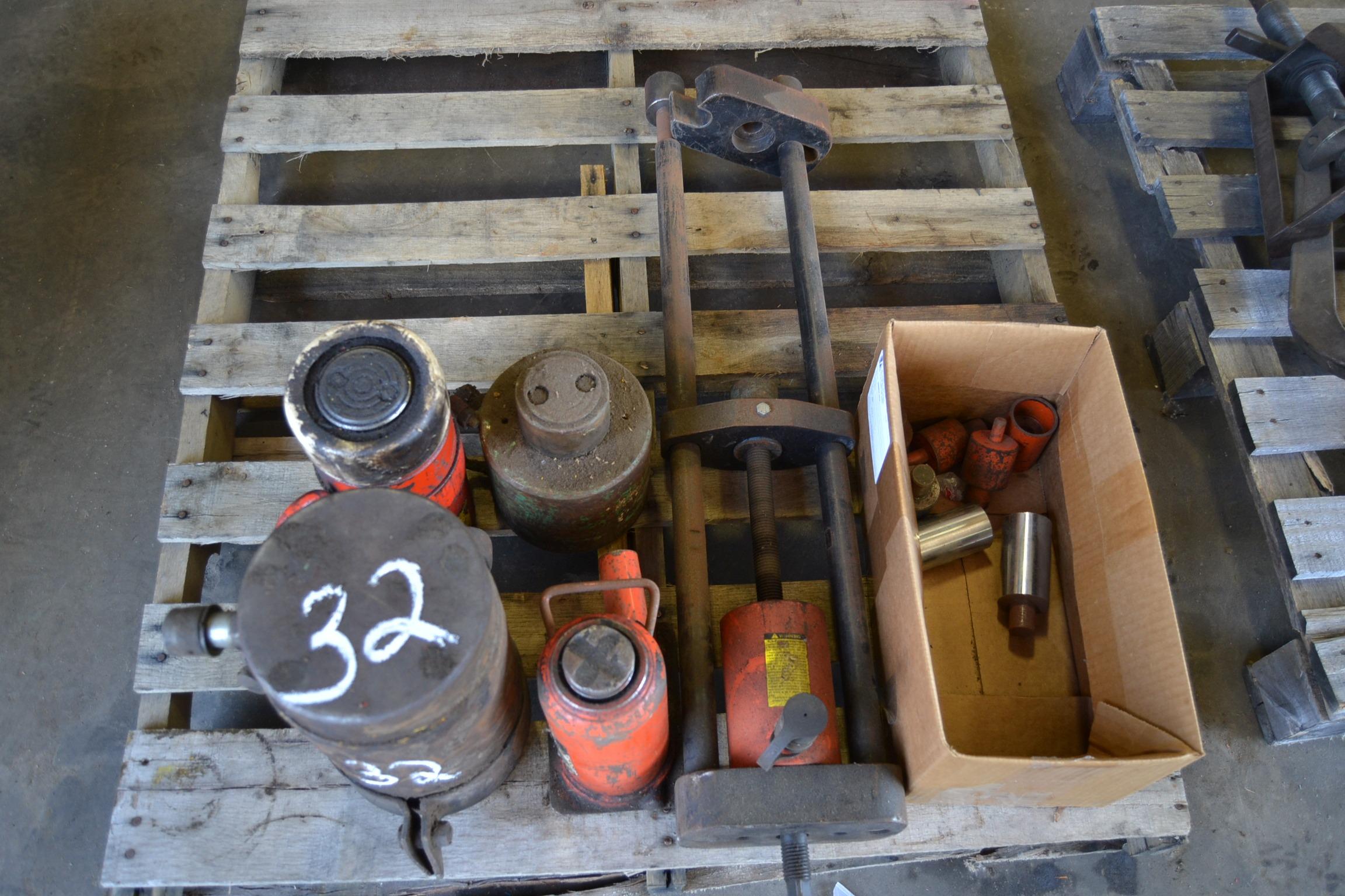 PALLET OF BOTTLE JACKS