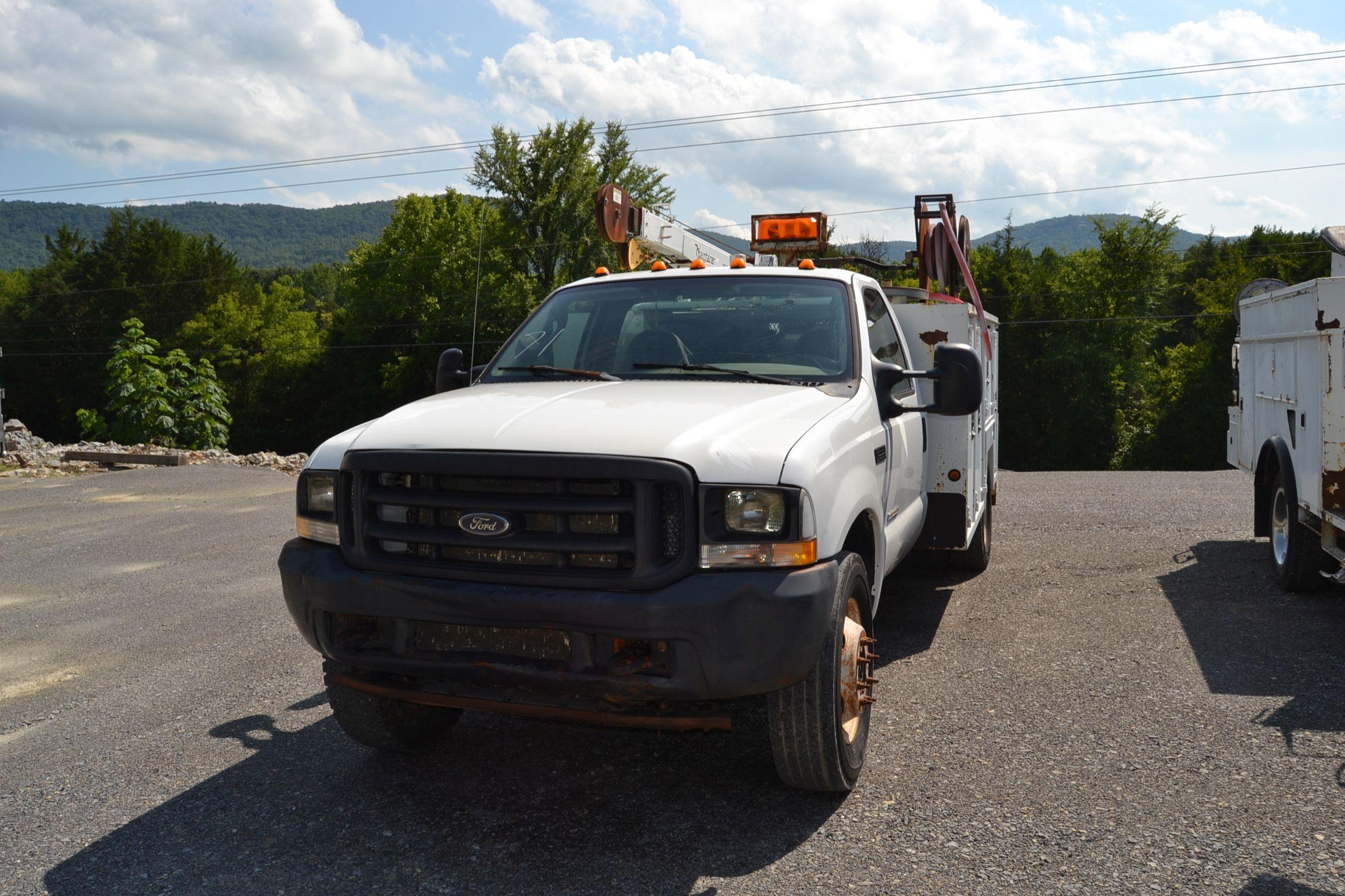 2004 FORD F550 4X4 SERVICE TRUCK
