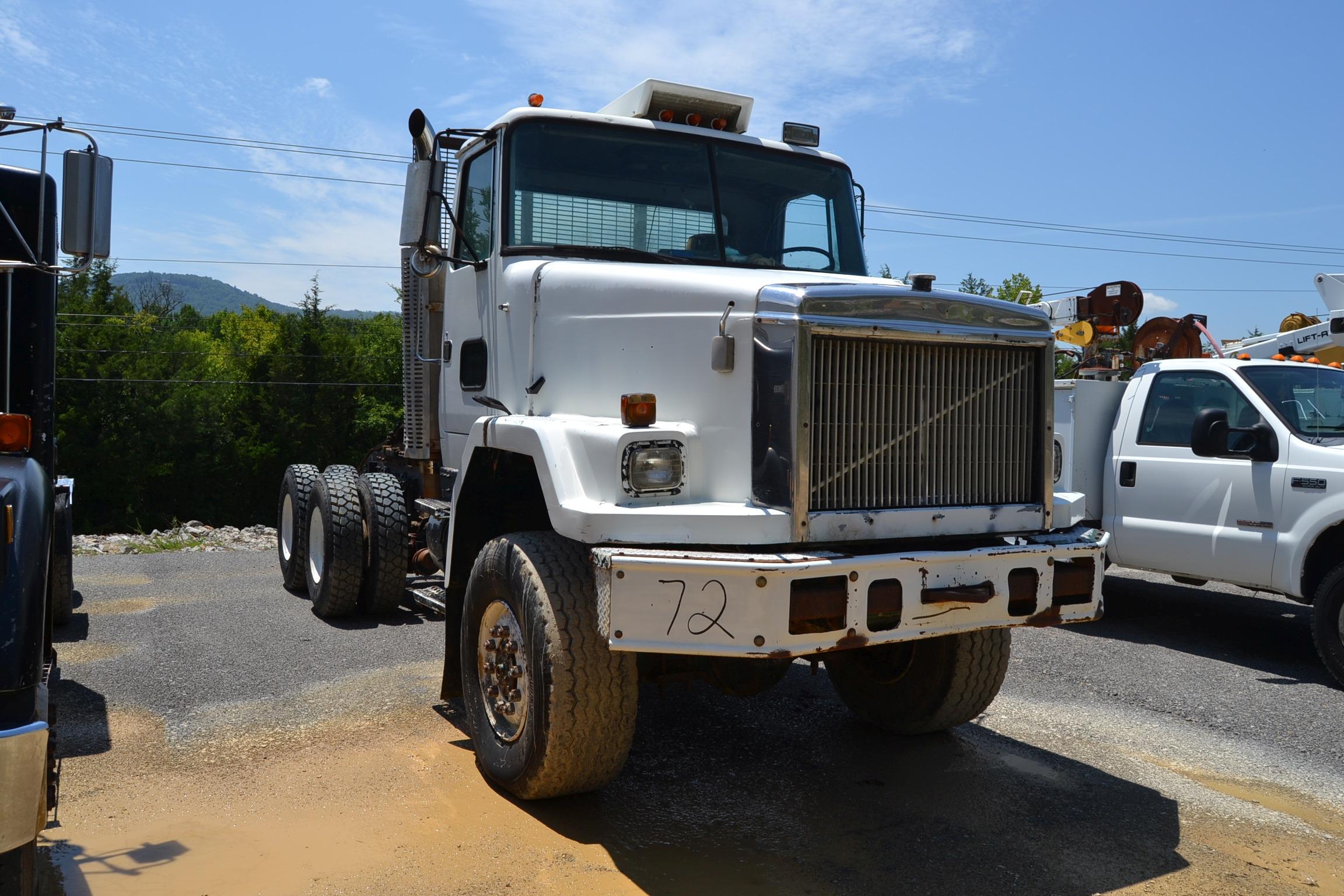 AUTOCAR 6X6 PULLOUT TRUCK