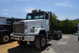 AUTOCAR 6X6 PULLOUT TRUCK