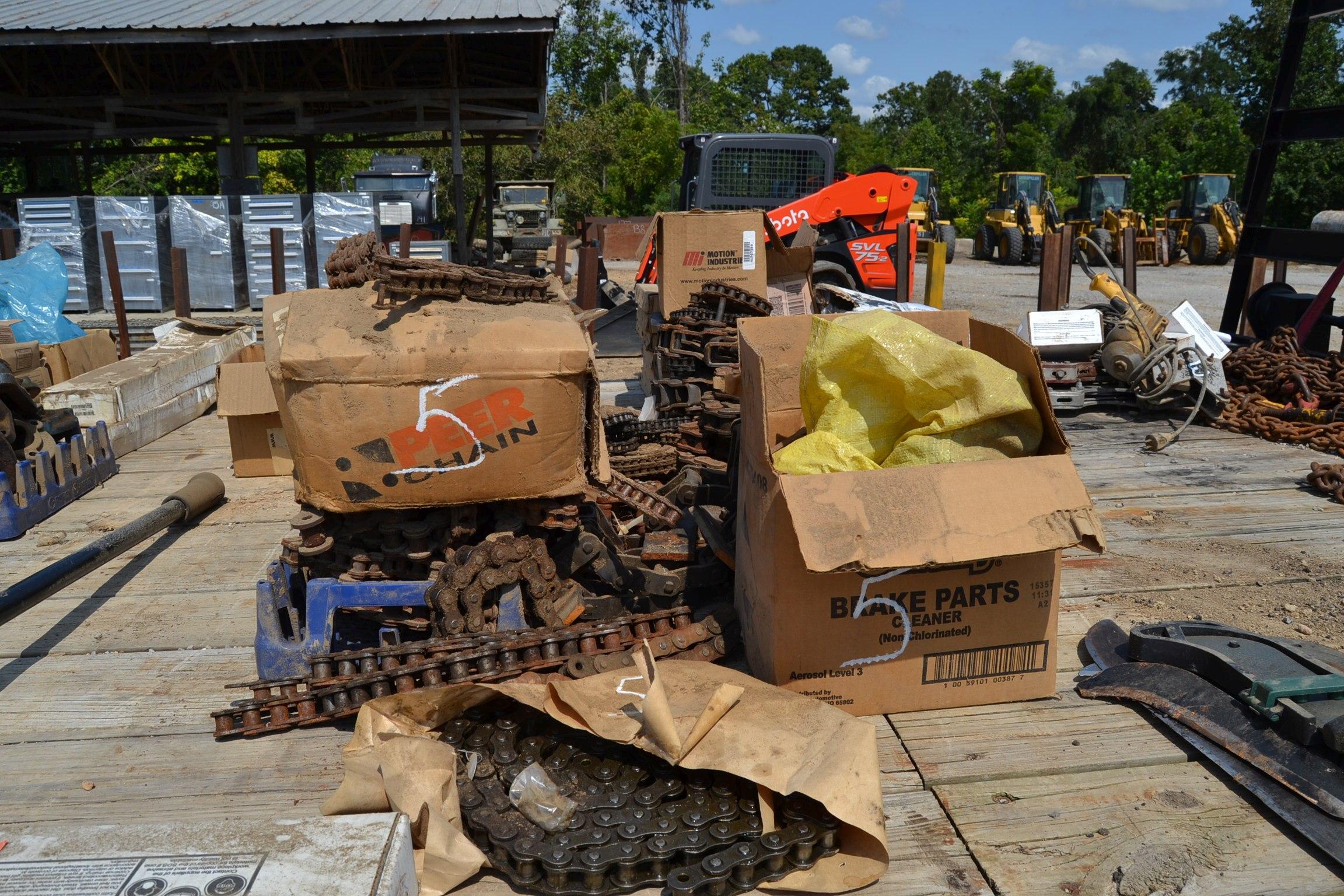 LOT OF NEW ROLLER CHAIN