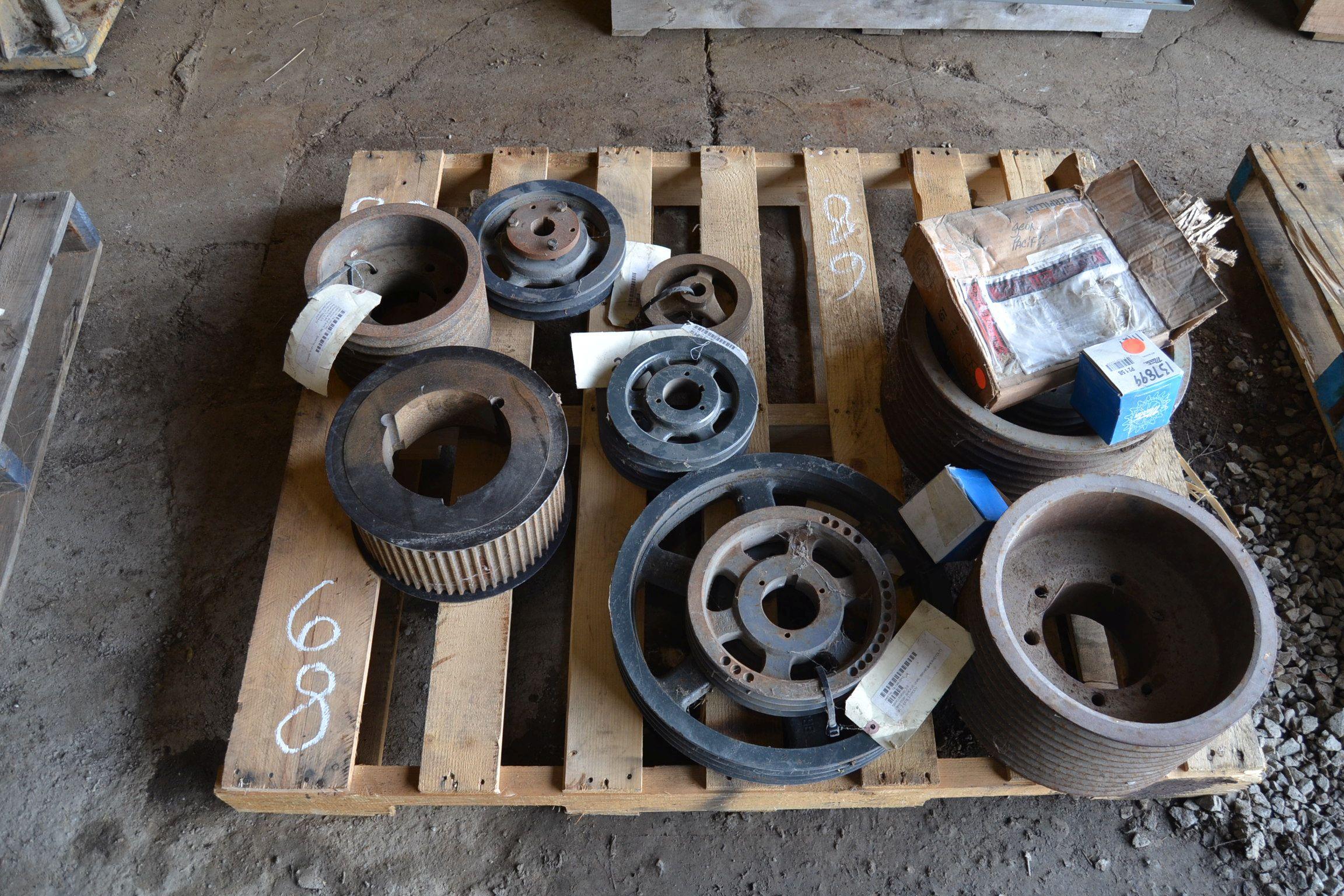 PALLET OF  PULLEYS