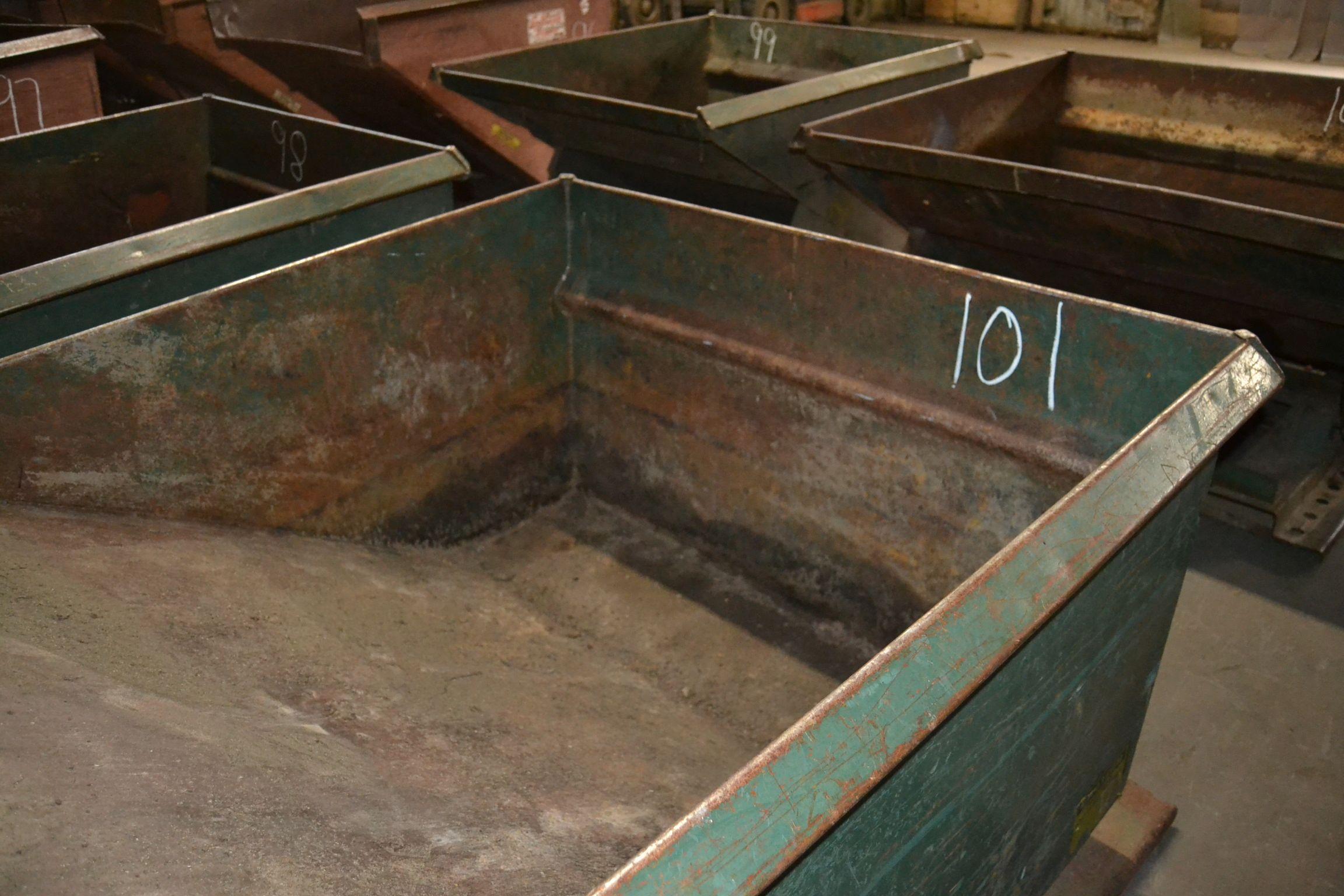 SELF DUMPING HOPPER