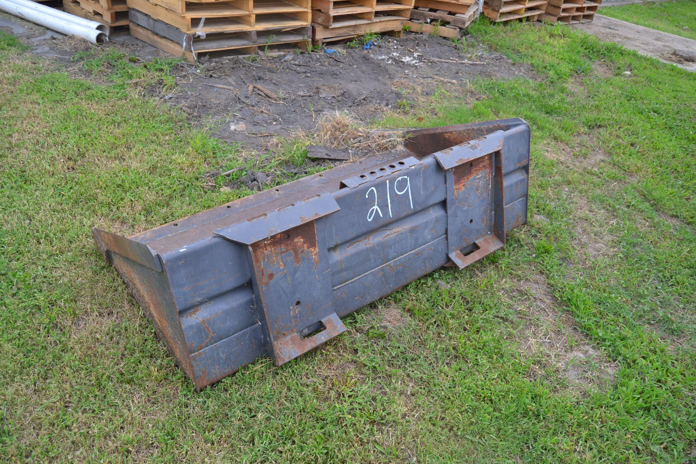 QUICK ATTACH BUCKET FOR SKID STEER