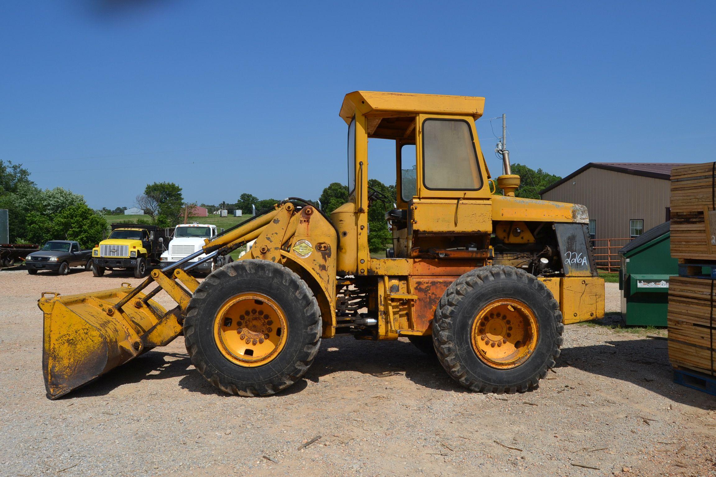 JOHN DEERE 544 ARTICULATING WHEEL LOADER W/ BUCKET W/ DIESEL ENGINE