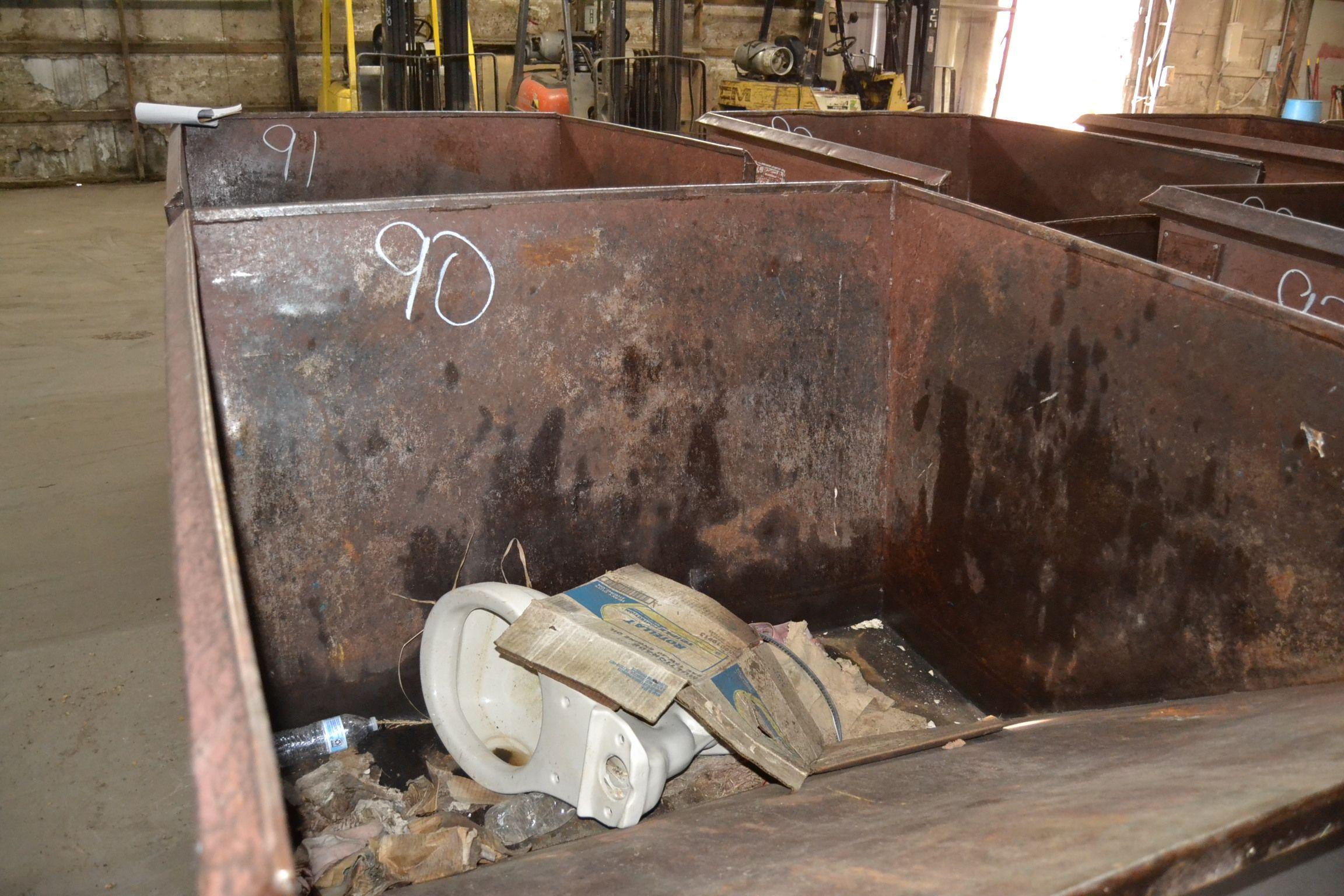 SELF DUMPING HOPPER