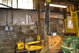 L & M BAR TYPE CUT OFF SAW