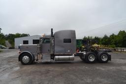 "2006 PETERBUILT 370 EXHD ROAD TRACTOR W/SLEEPER W/C15 CAT ENGINE W/18 SPD TRANS W/AIR RIDE W/NEW 11